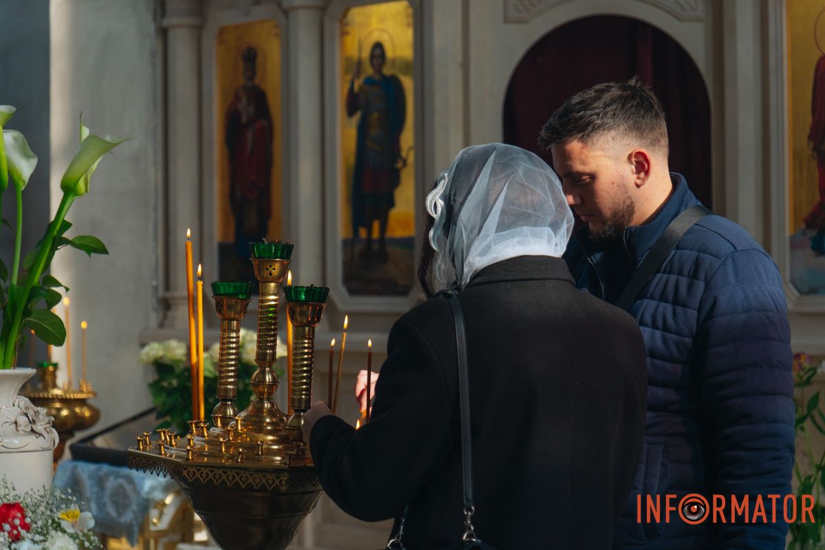Сьогодні мешканці міста прийшли до церкви за духовним спокоєм