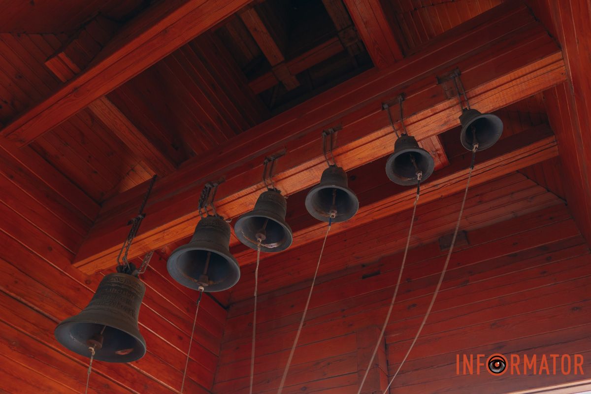 Великодній передзвін над Дніпром сповіщає про Воскресіння Господнє