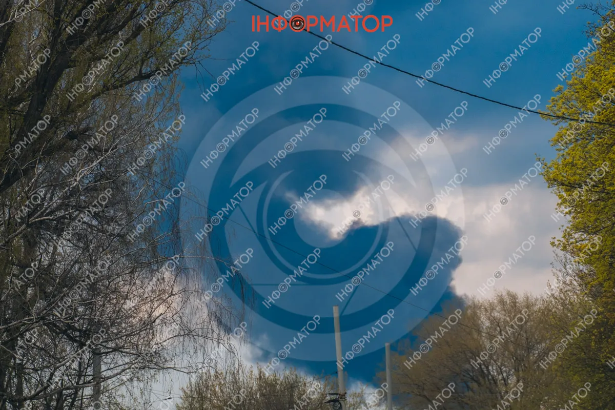 Кількість постраждалих зросла: дим від пожежі, що виникла через ворожу атаку, видно по усьому Дніпру 8