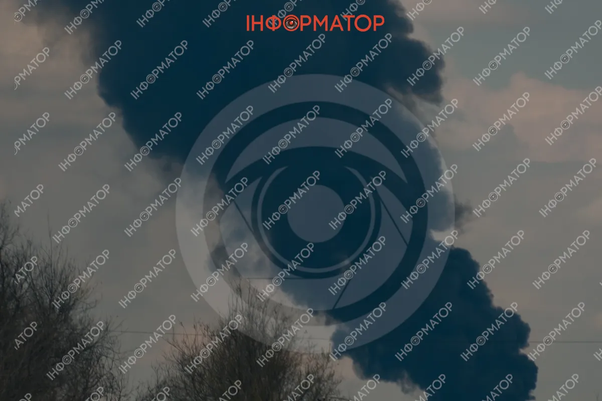 Кількість постраждалих зросла: дим від пожежі, що виникла через ворожу атаку, видно по усьому Дніпру 17