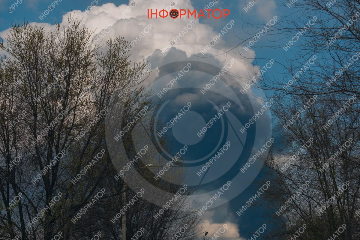 Кількість постраждалих зросла: дим від пожежі, що виникла через ворожу атаку, видно по усьому Дніпру 9