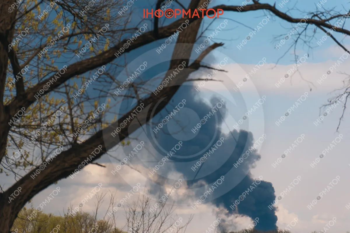 Кількість постраждалих зросла: дим від пожежі, що виникла через ворожу атаку, видно по усьому Дніпру 4