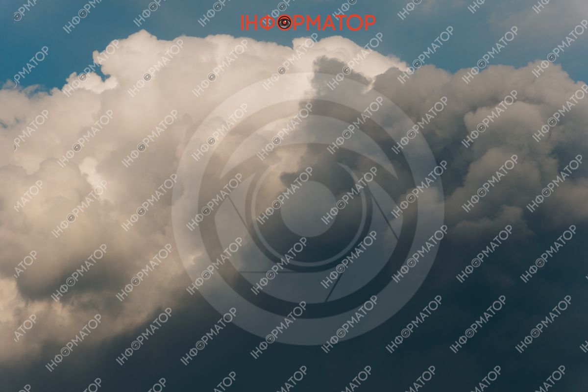 Кількість постраждалих зросла: дим від пожежі, що виникла через ворожу атаку, видно по усьому Дніпру 10