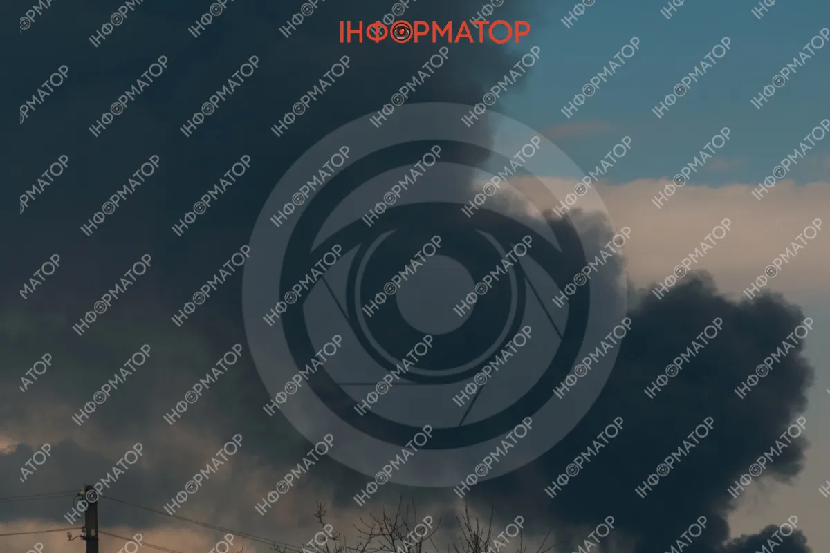 Кількість постраждалих зросла: дим від пожежі, що виникла через ворожу атаку, видно по усьому Дніпру 15