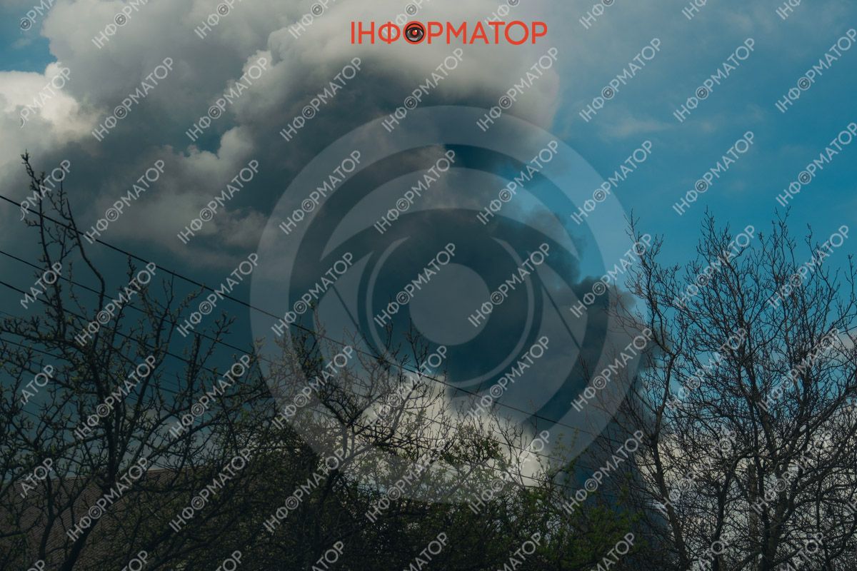 Кількість постраждалих зросла: дим від пожежі, що виникла через ворожу атаку, видно по усьому Дніпру 11