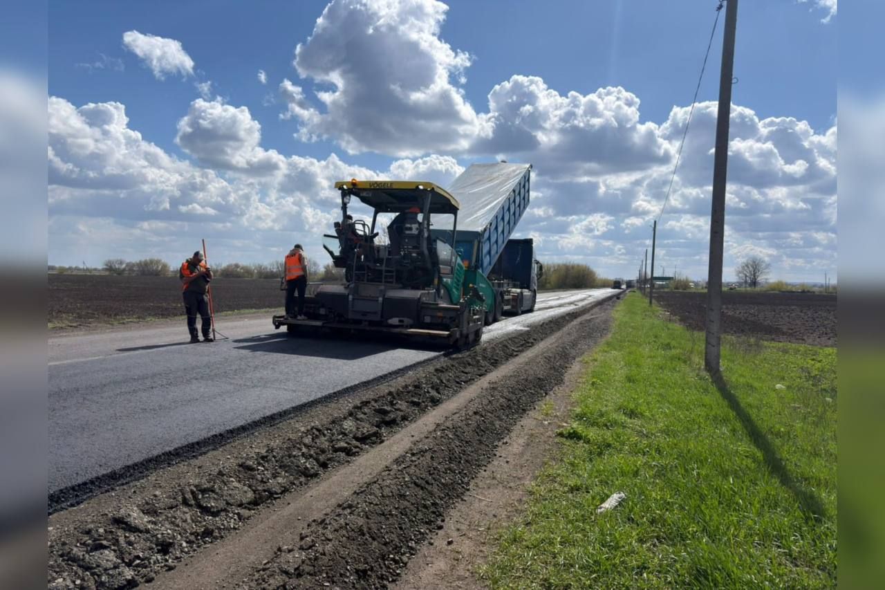 У Дніпропетровській області триває ремонт дорожнього покриття