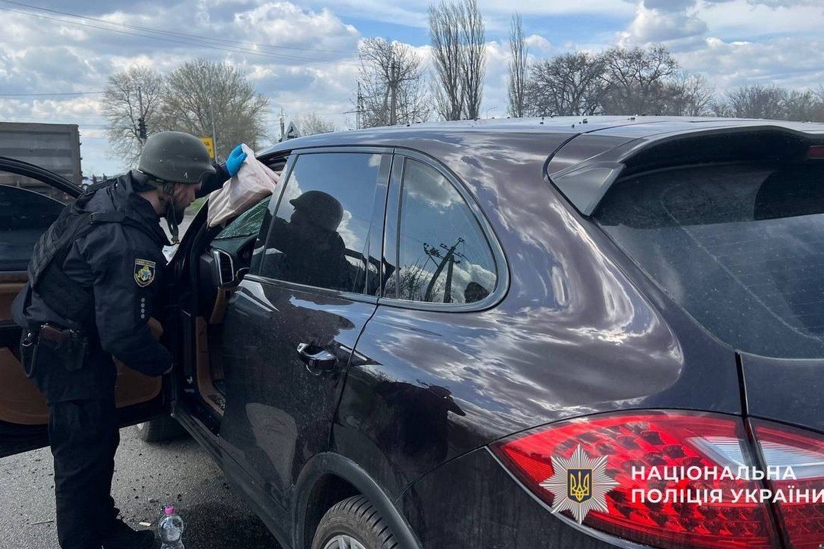 Ворог атакував Дніпро ракетою: з’явилися фото з місця ворожого удару 2