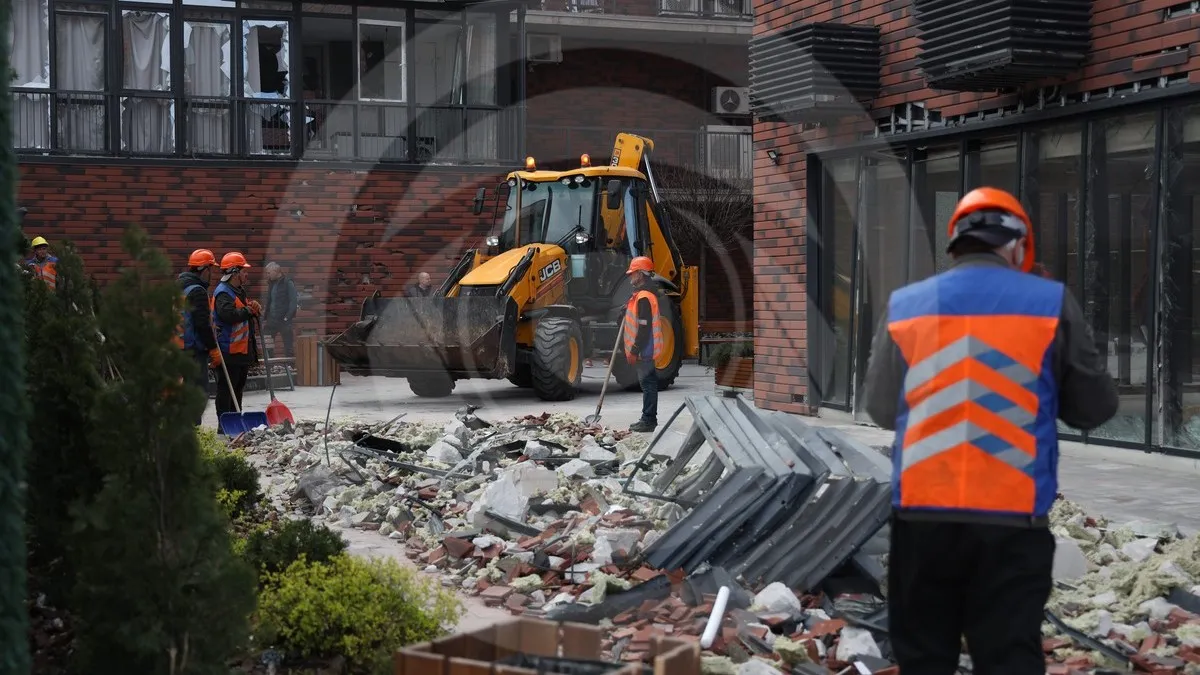 Як Дніпро оговтується після пережитої атаки дронами у ніч з 14 на 15 квітня: фоторепортаж Інформатора