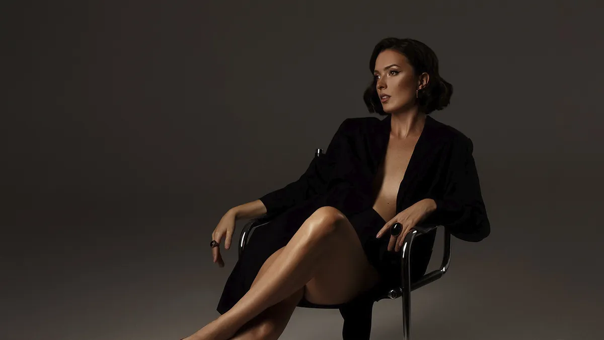 Влучна іронія і блискуча імпровізація: Лєра Мандзюк 20 квітня привезе у Дніпро «Культурний стендап»