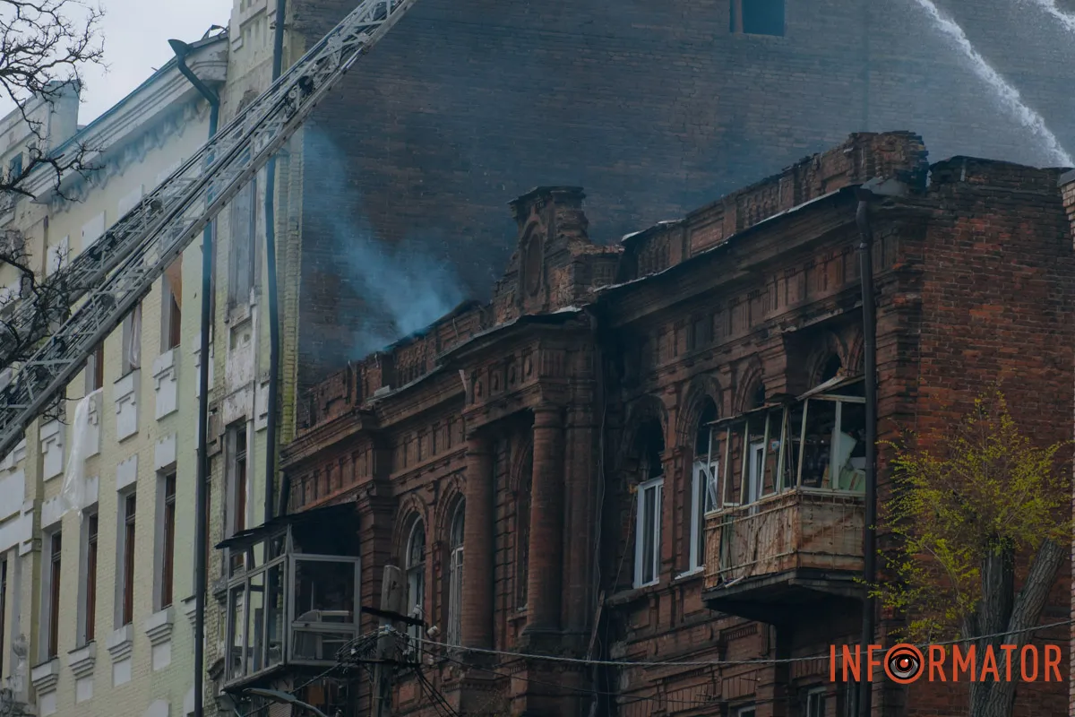 Зруйновані будинки, вибиті вікна, згорілі авто: як виглядає Дніпро після нічної атаки 16 квітня 66