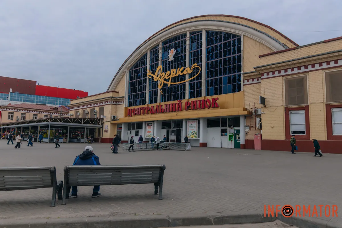 Зруйновані будинки, вибиті вікна, згорілі авто: як виглядає Дніпро після нічної атаки 16 квітня 133