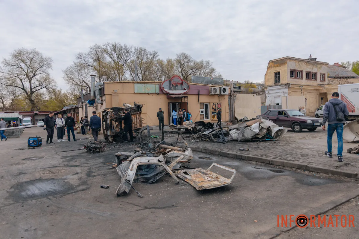 Зруйновані будинки, вибиті вікна, згорілі авто: як виглядає Дніпро після нічної атаки 16 квітня 150