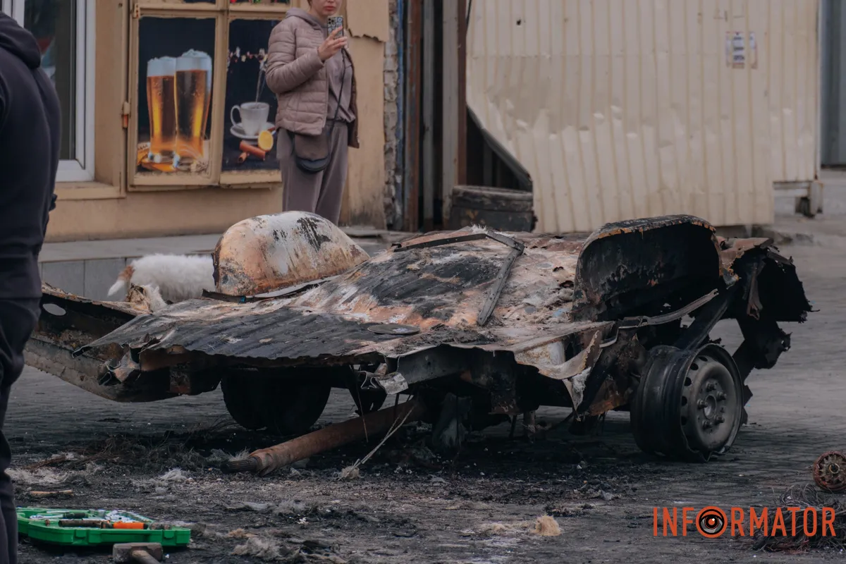 Зруйновані будинки, вибиті вікна, згорілі авто: як виглядає Дніпро після нічної атаки 16 квітня 142