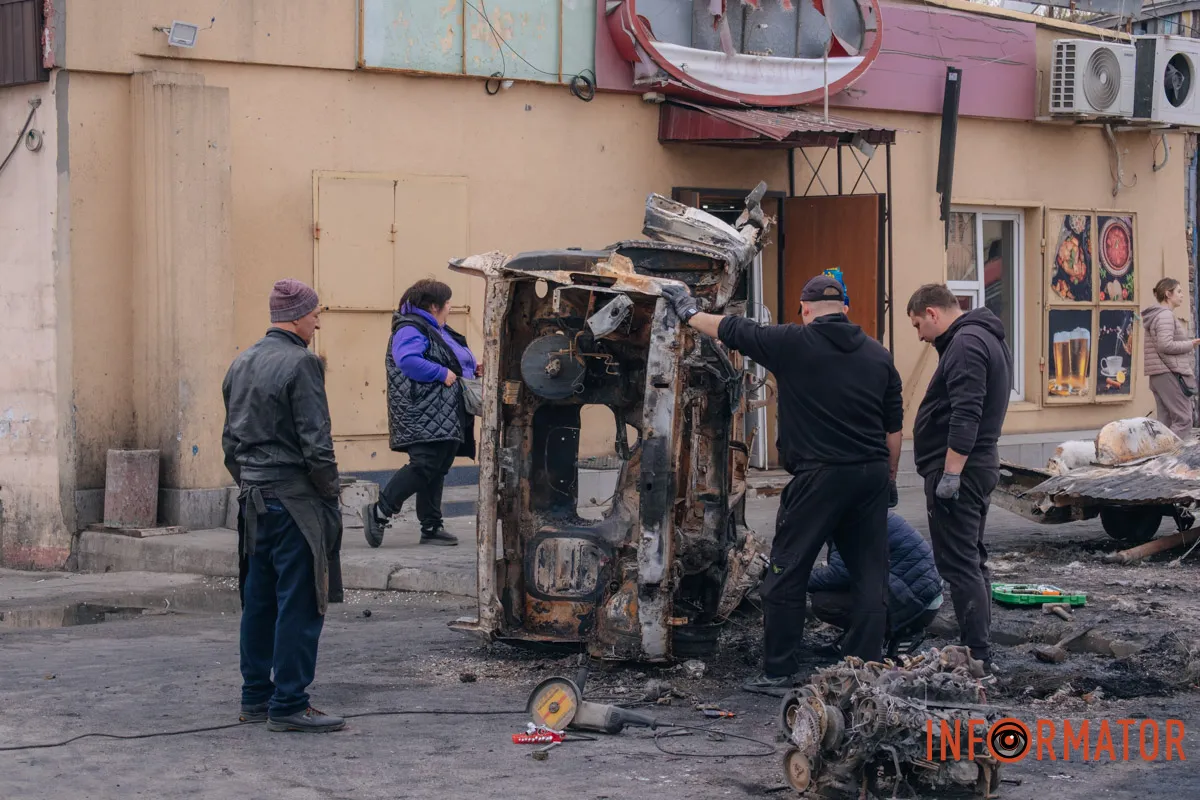 Зруйновані будинки, вибиті вікна, згорілі авто: як виглядає Дніпро після нічної атаки 16 квітня 148