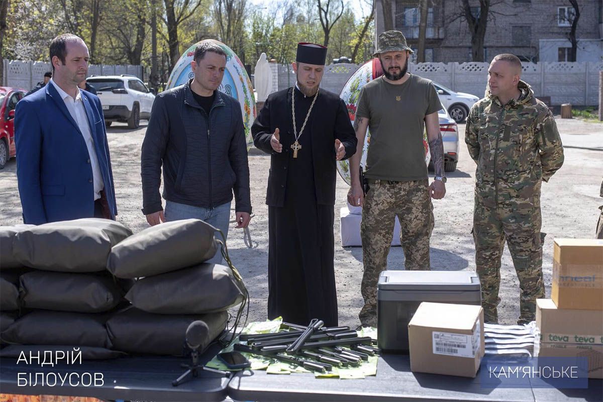 У Кам’янському передали допомогу військовим полку «Айдар» 2