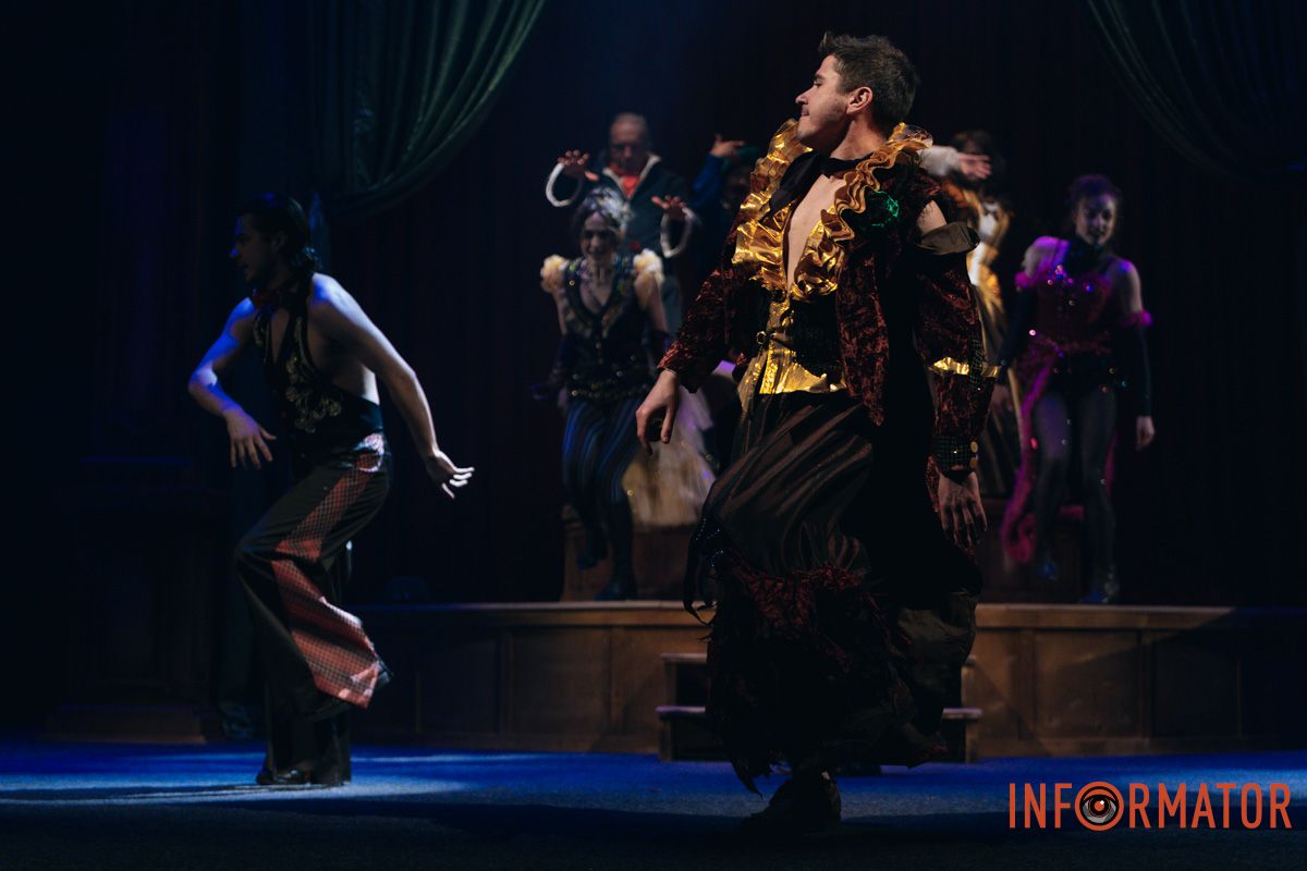 Танці, закулісні пригоди та гротеск: у дніпровському ДРАМіКОМі готують прем’єру вистави-кабаре «Шантрапа» 35