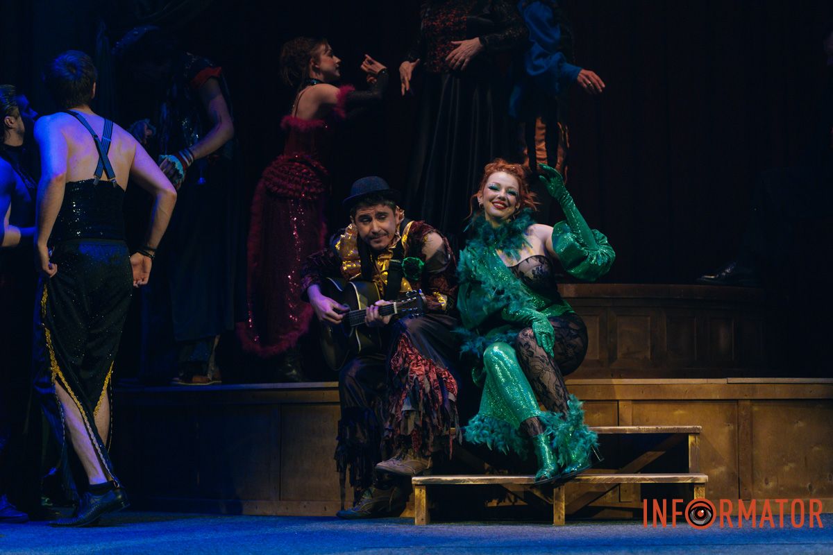 Танці, закулісні пригоди та гротеск: у дніпровському ДРАМіКОМі готують прем’єру вистави-кабаре «Шантрапа» 53
