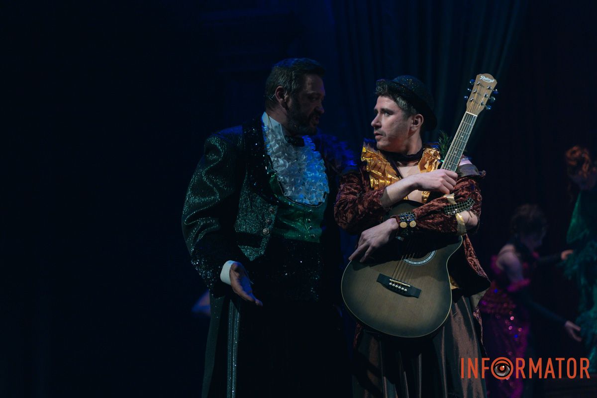 Танці, закулісні пригоди та гротеск: у дніпровському ДРАМіКОМі готують прем’єру вистави-кабаре «Шантрапа» 54