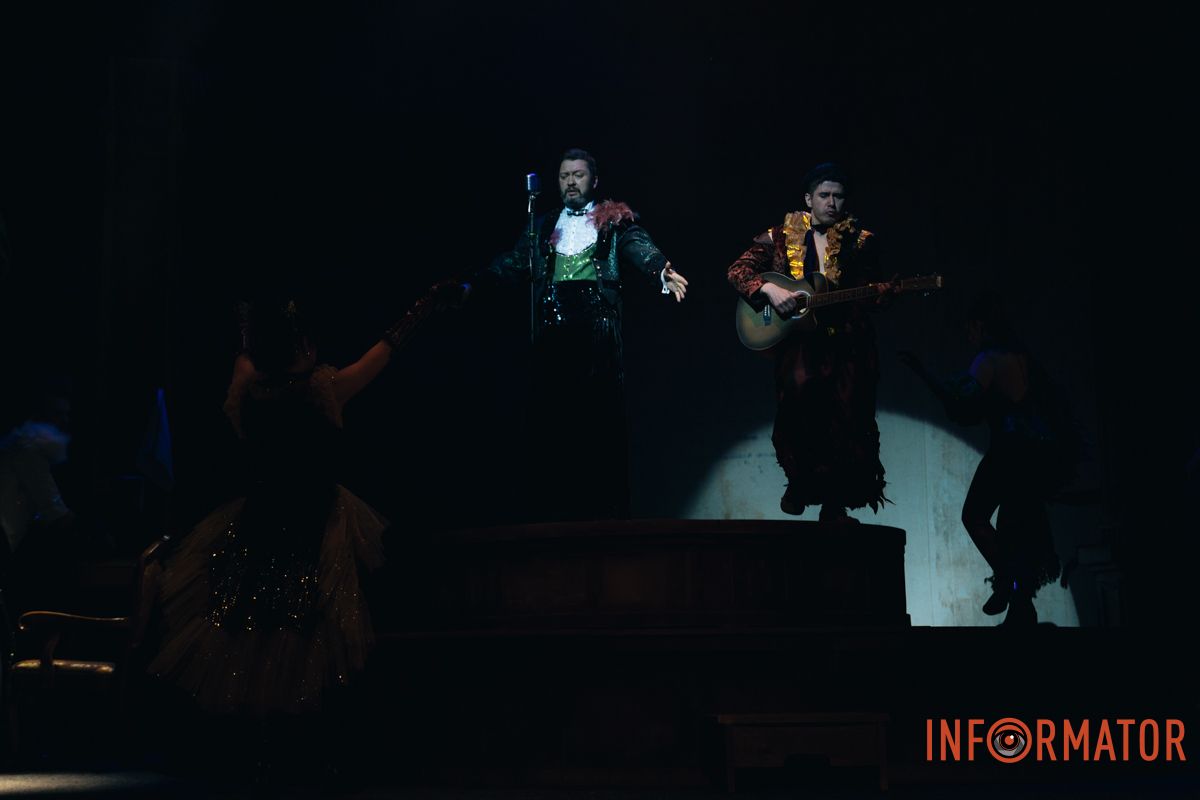 Танці, закулісні пригоди та гротеск: у дніпровському ДРАМіКОМі готують прем’єру вистави-кабаре «Шантрапа» 27