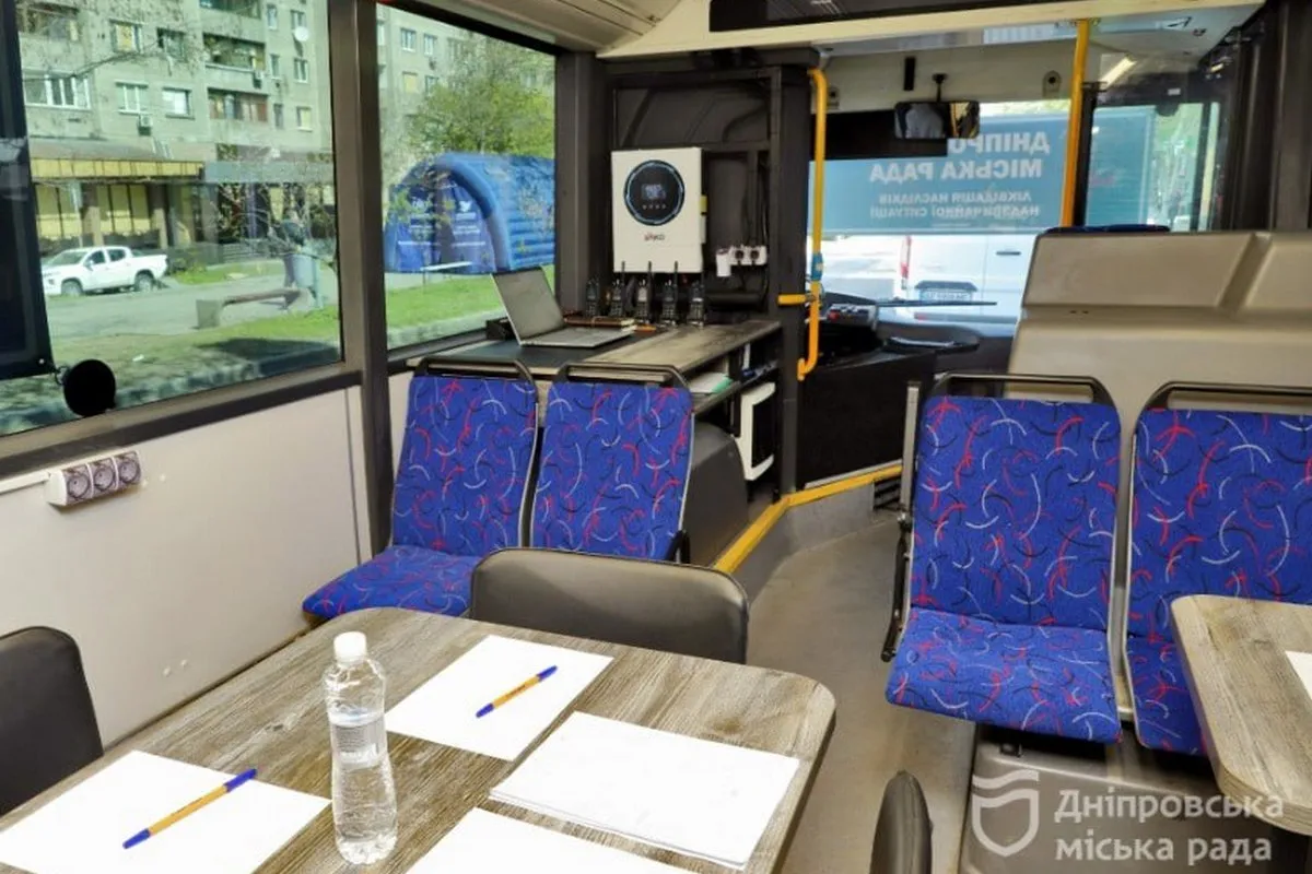 Мер Дніпра Філатов показав, як виглядає пересувний штаб міста, який працює на «прильотах» 1