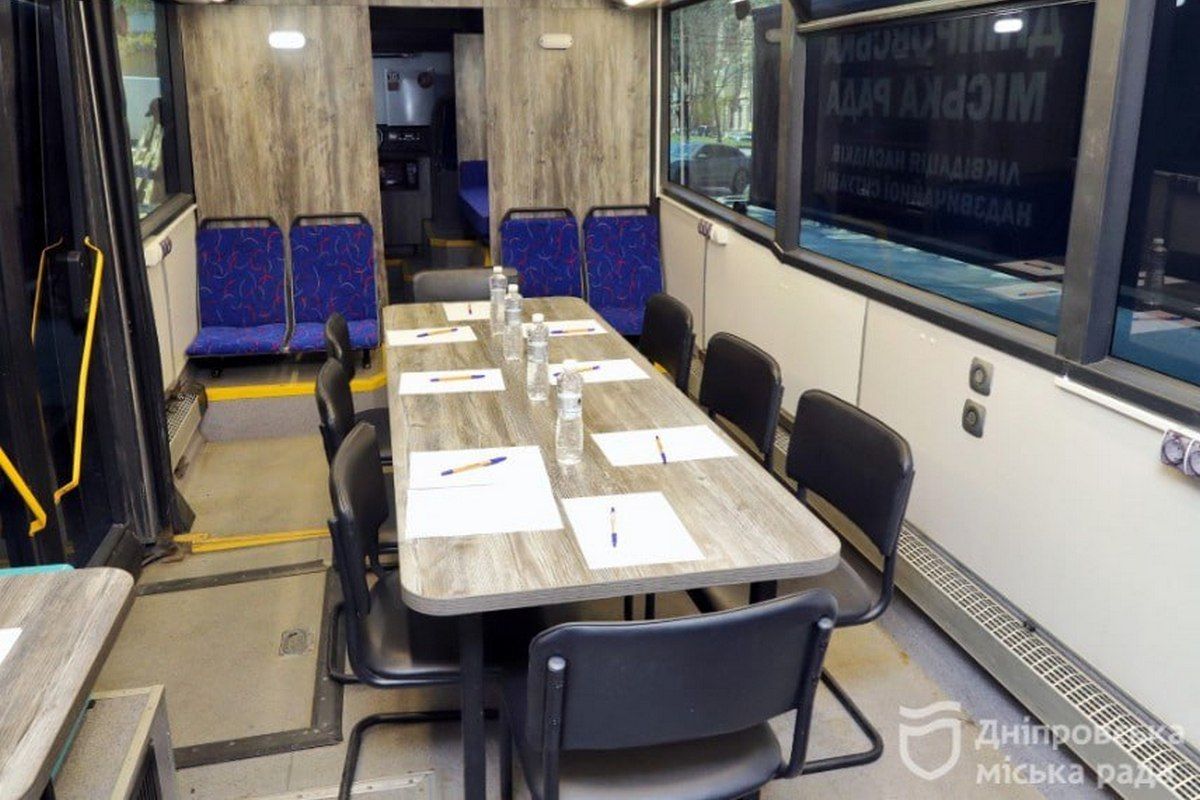 Мер Дніпра Філатов показав, як виглядає пересувний штаб міста, який працює на «прильотах» 3