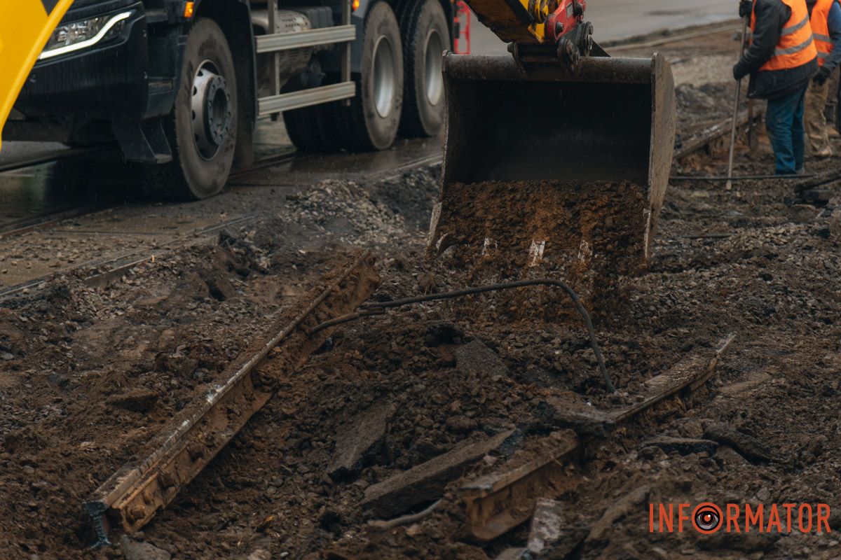 У Дніпрі перекрили вулицю Паторжинського: як курсує транспорт 9