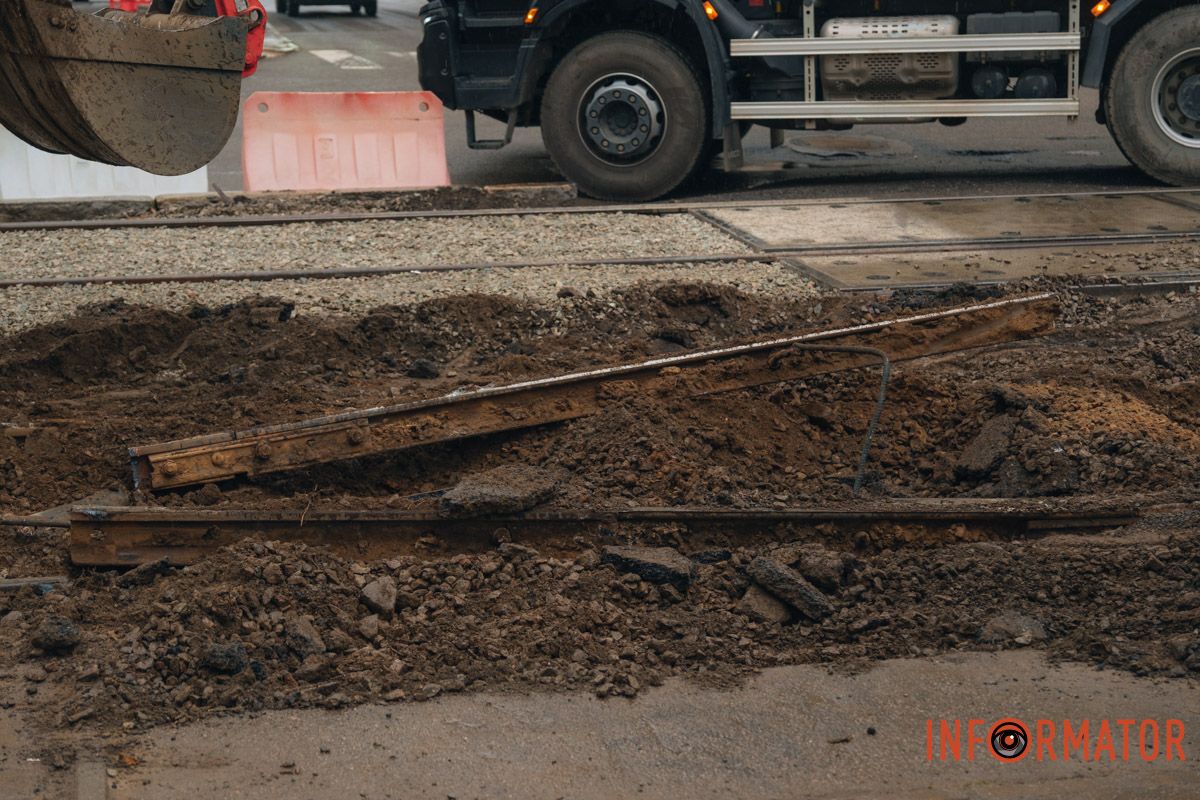 У Дніпрі перекрили вулицю Паторжинського: як курсує транспорт 11