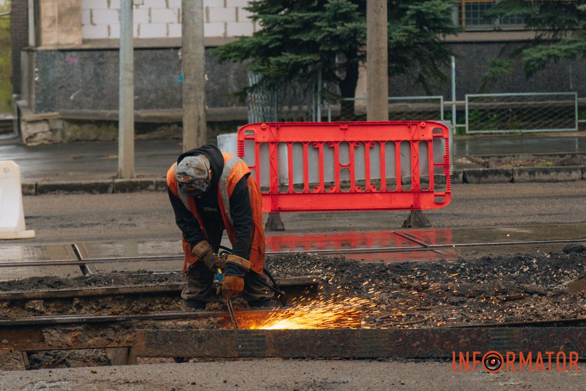 У Дніпрі перекрили вулицю Паторжинського: як курсує транспорт 12