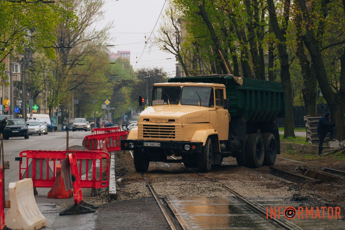У Дніпрі перекрили вулицю Паторжинського: як курсує транспорт 30