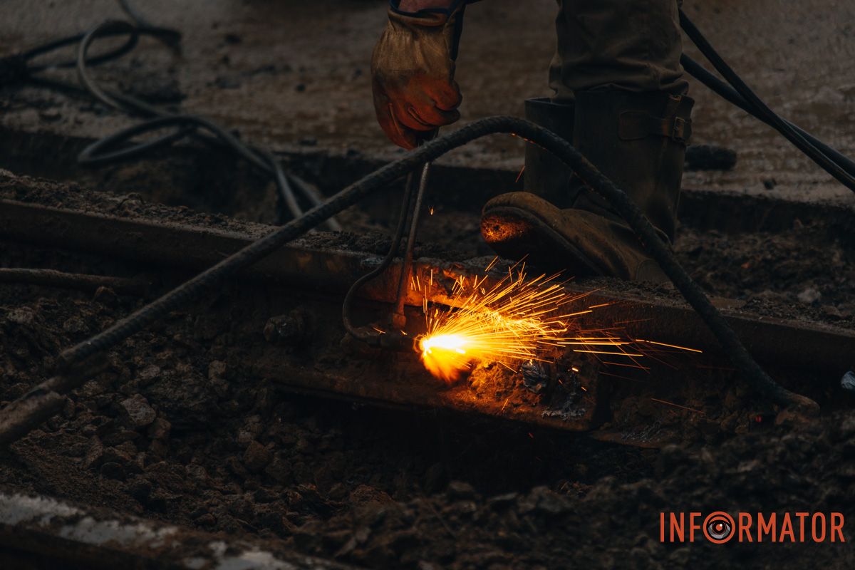 У Дніпрі перекрили вулицю Паторжинського: як курсує транспорт 32