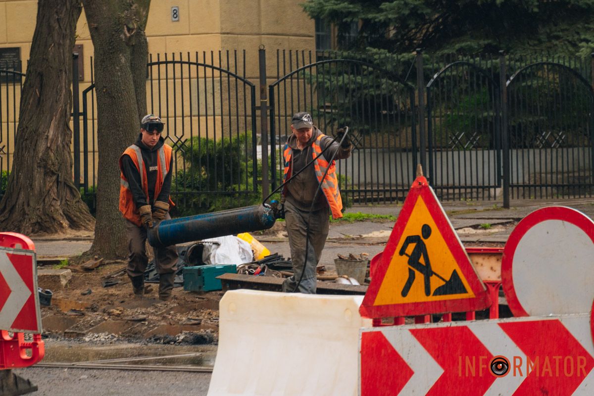 У Дніпрі перекрили вулицю Паторжинського: як курсує транспорт 38