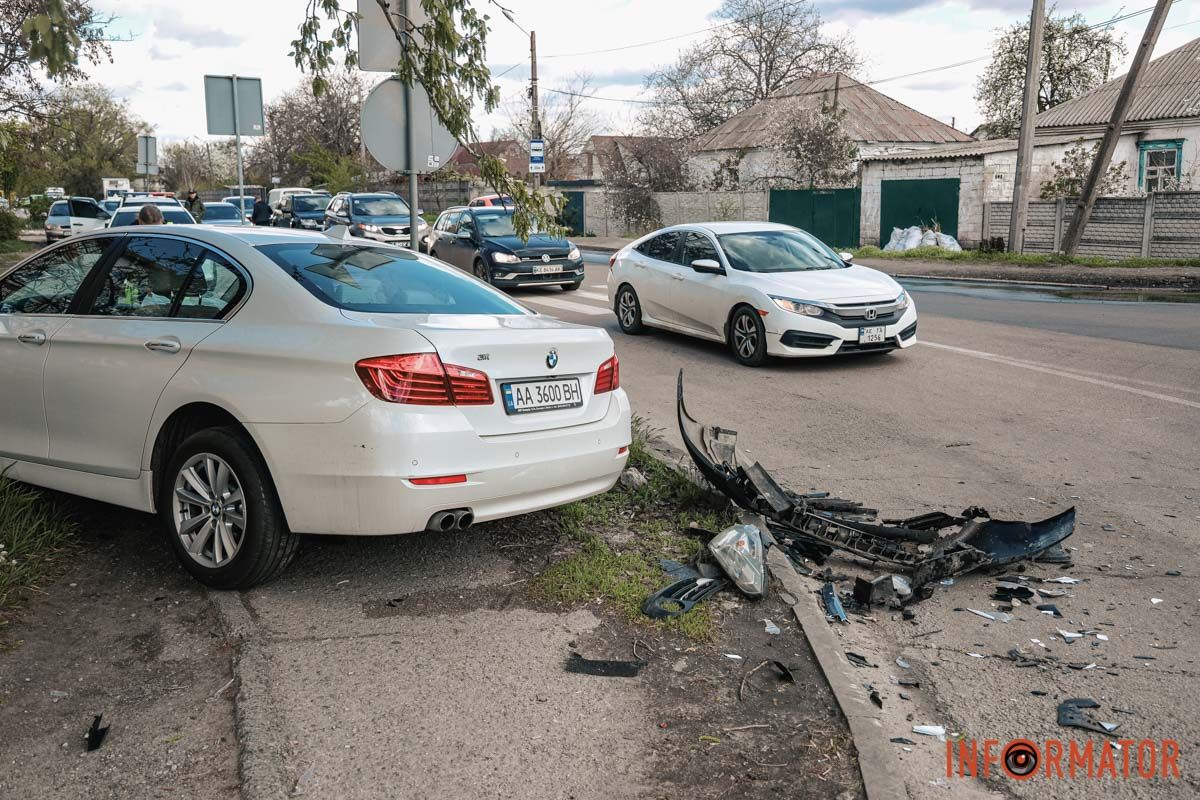 BMW полностью снесло с дороги