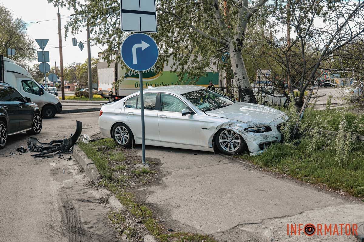 Чуть не влетел в знак