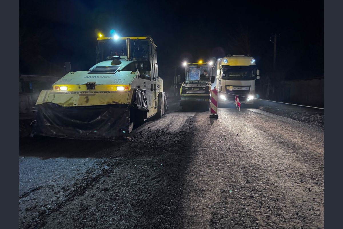 До робіт залучені 159 дорожників у складі 21 бригади