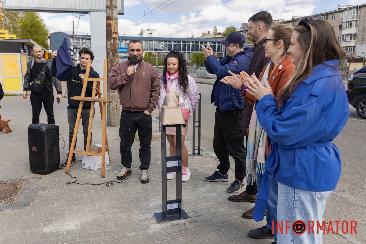 Олександр був відомий тим, що бігав по Слобожанському проспекту з палицею