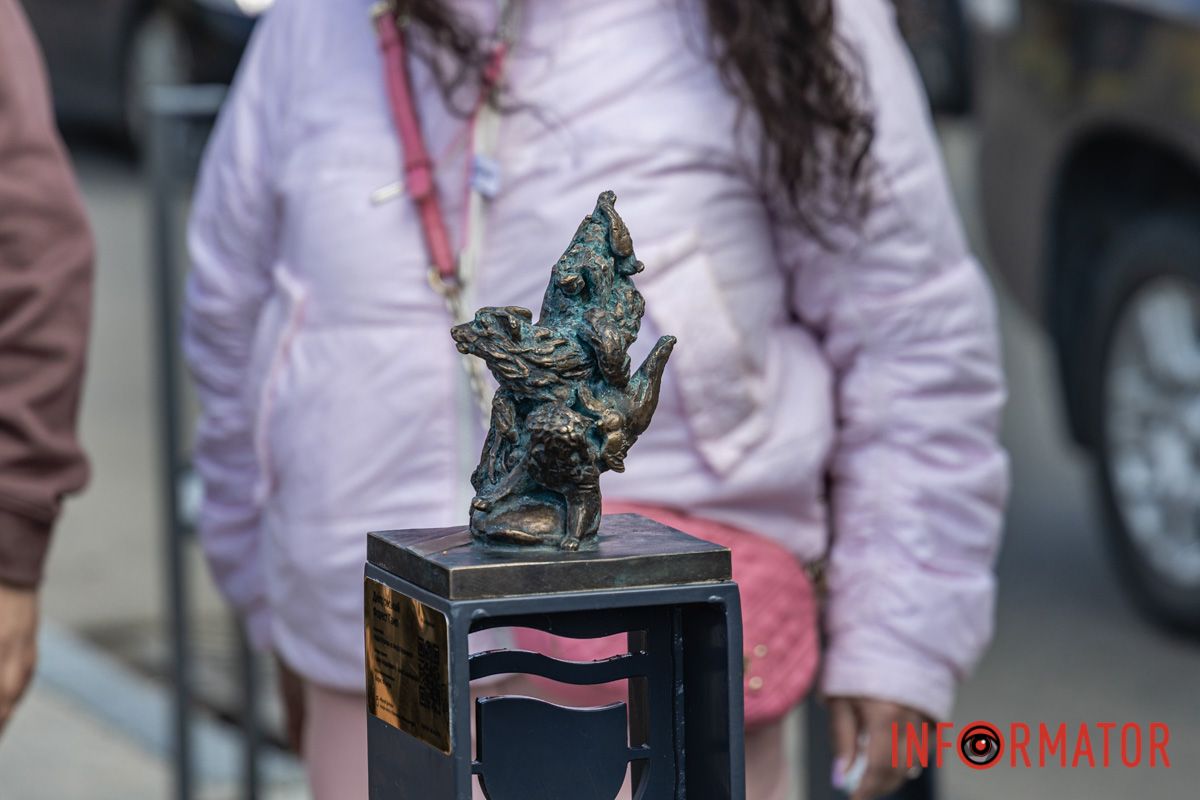 20 квітня у Дніпрі відкрили 18-ту мініскульптуру проєкту “Відчуй Дніпро”