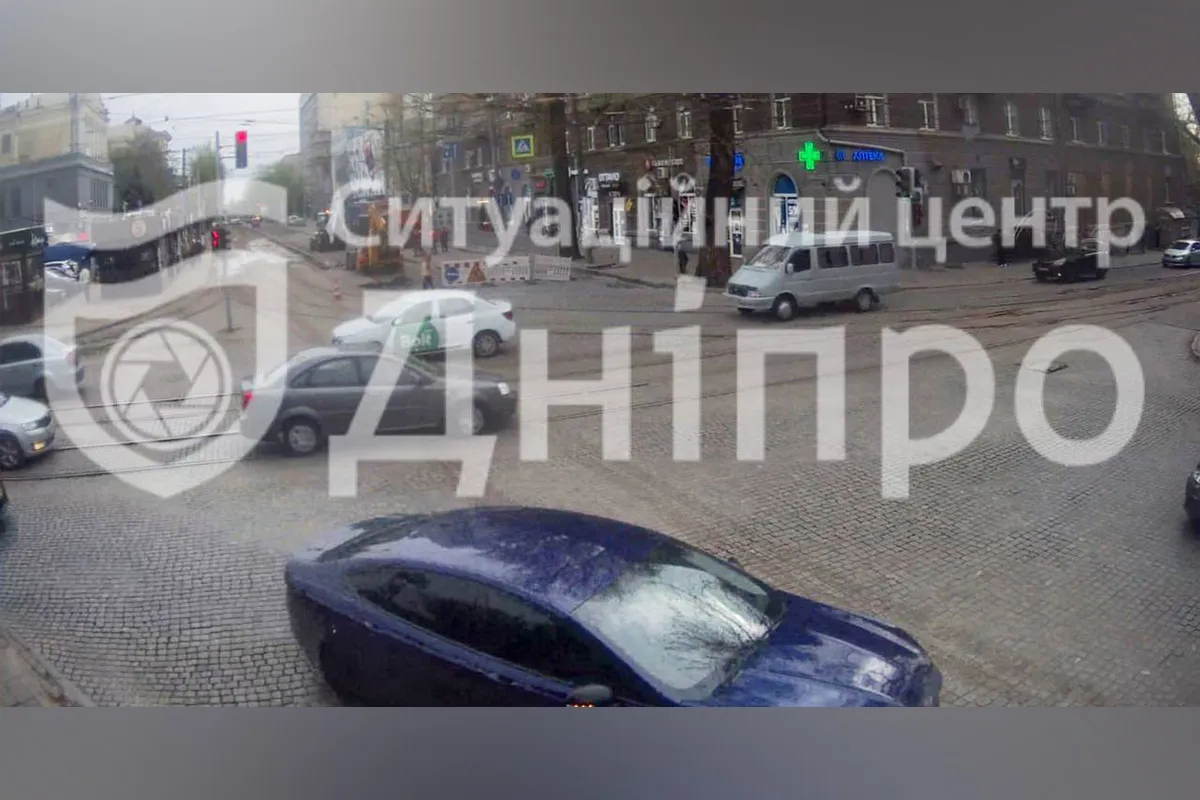 В Днепре на проспекте Науки сузили движение: где возможны пробки 2
