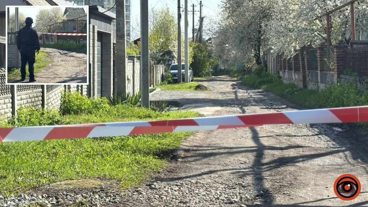 На місці ворожої атаки по Дніпру 22 квітня працюють рятувальники та вибухотехніки: деталі