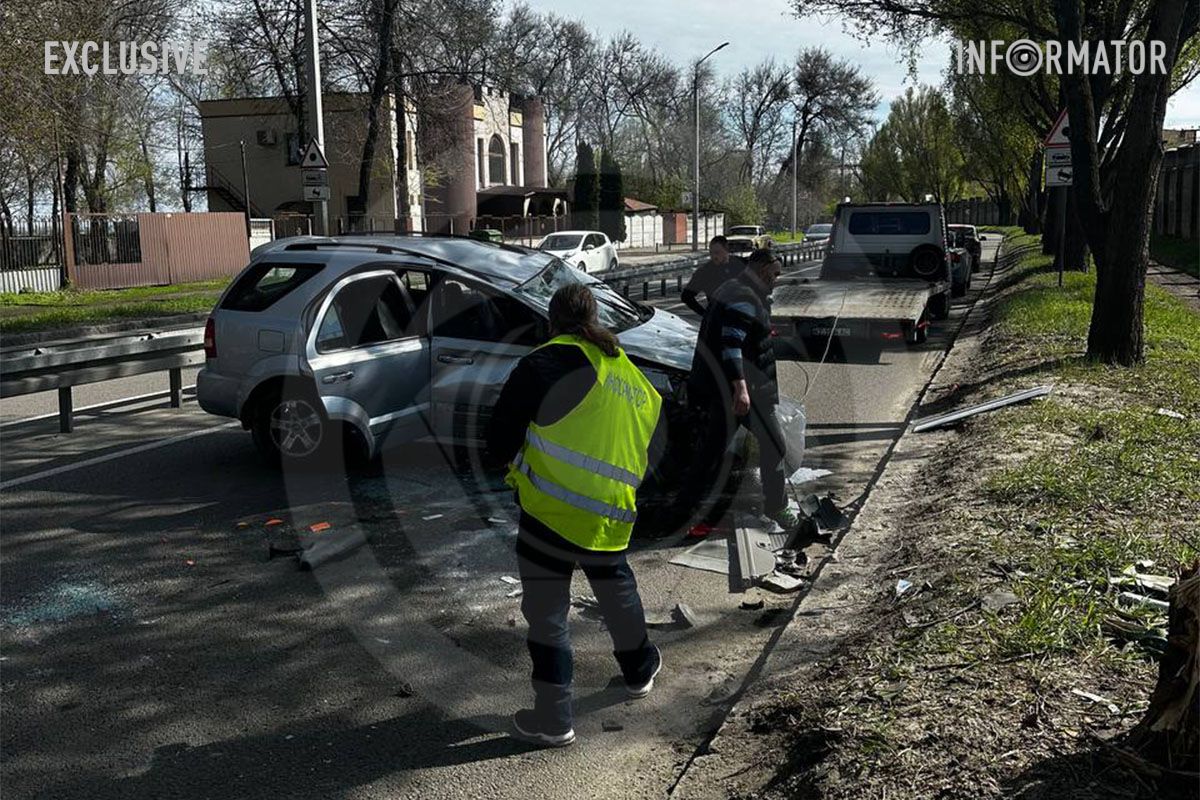 На дороге – автомобиль Киа перевернутый на крышу