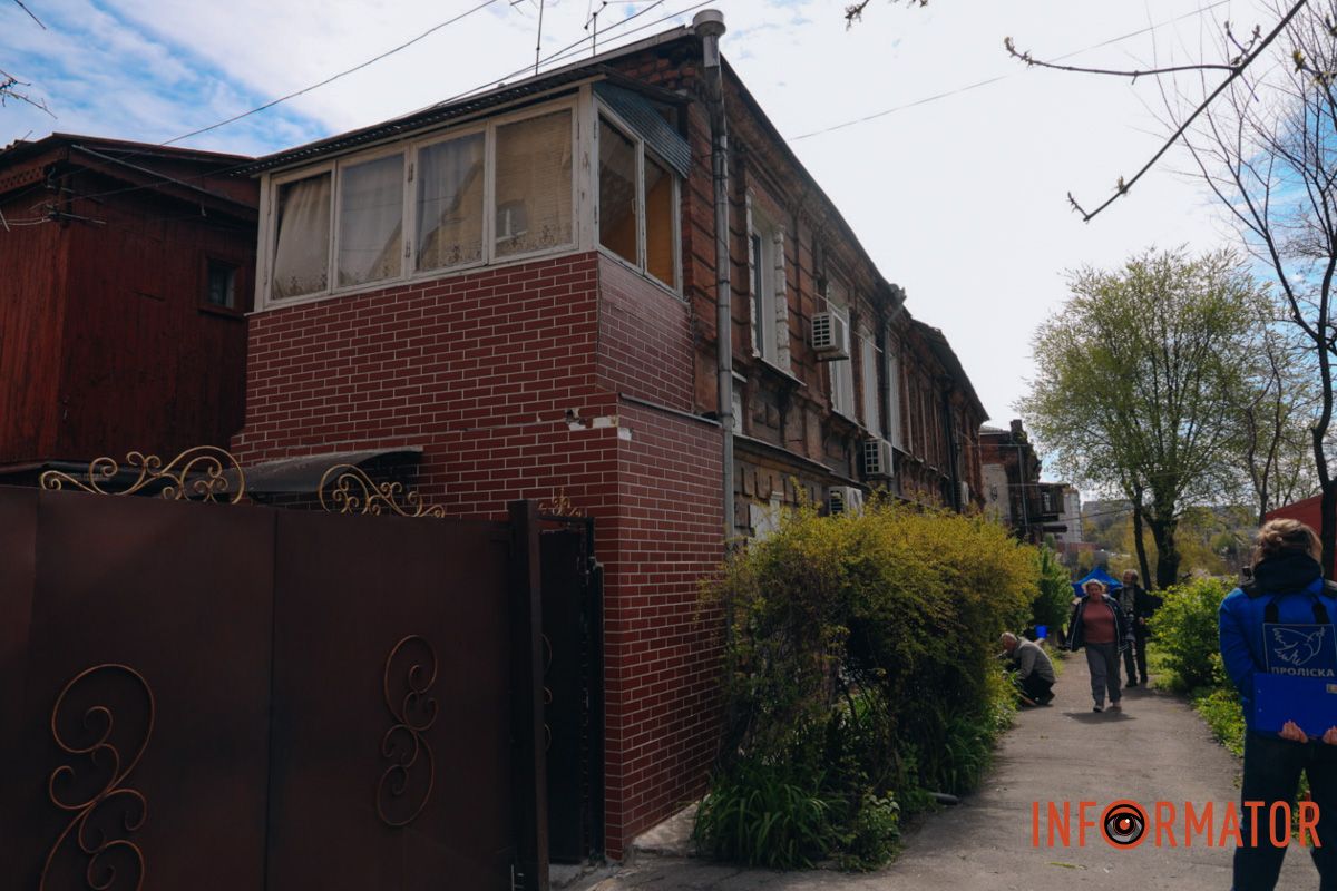 Як Дніпро оговтується після російської атаки 22 квітня: фоторепортаж Інформатора 18