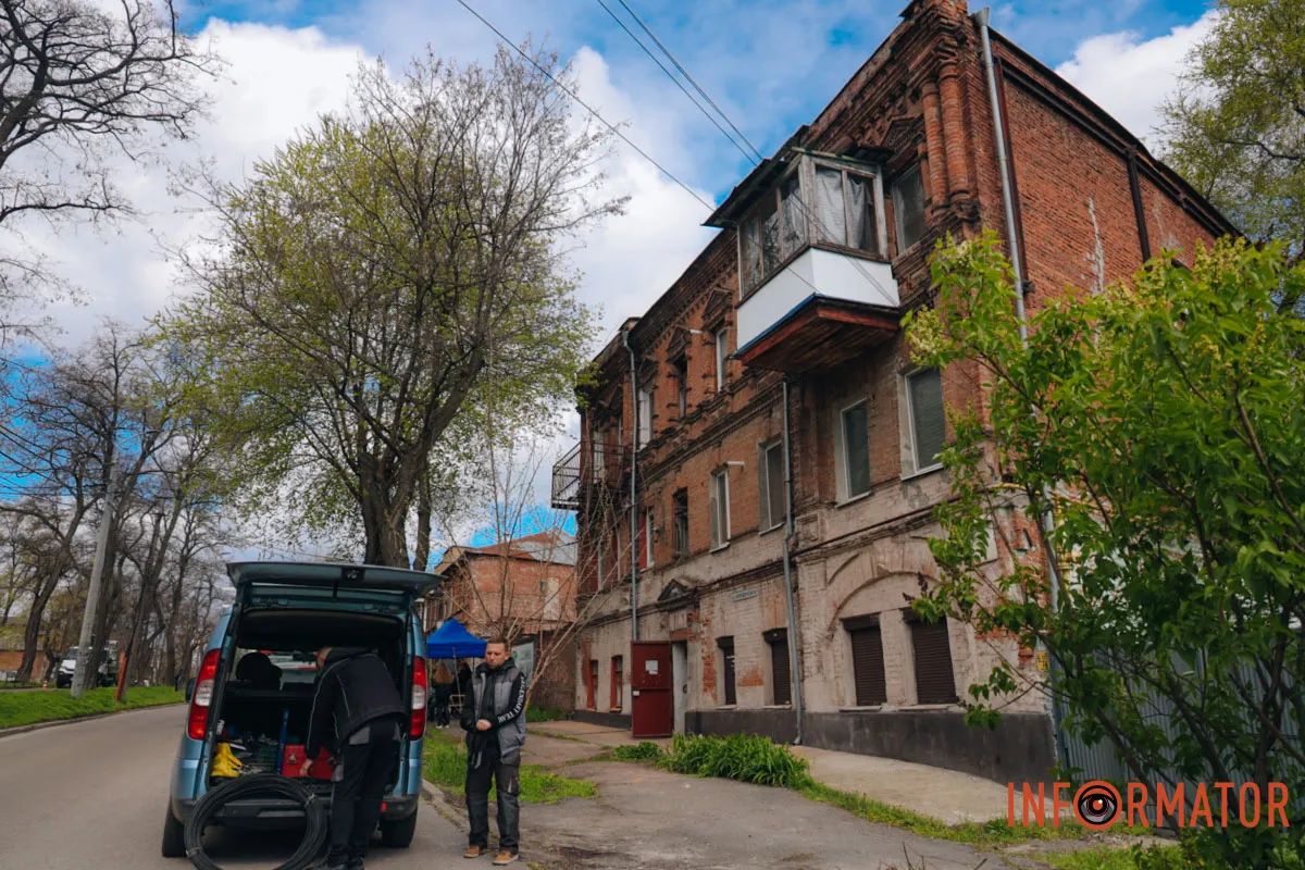 Як Дніпро оговтується після російської атаки 22 квітня: фоторепортаж Інформатора 15