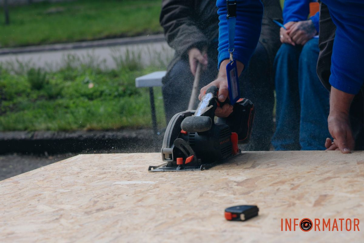 Як Дніпро оговтується після російської атаки 22 квітня: фоторепортаж Інформатора 14