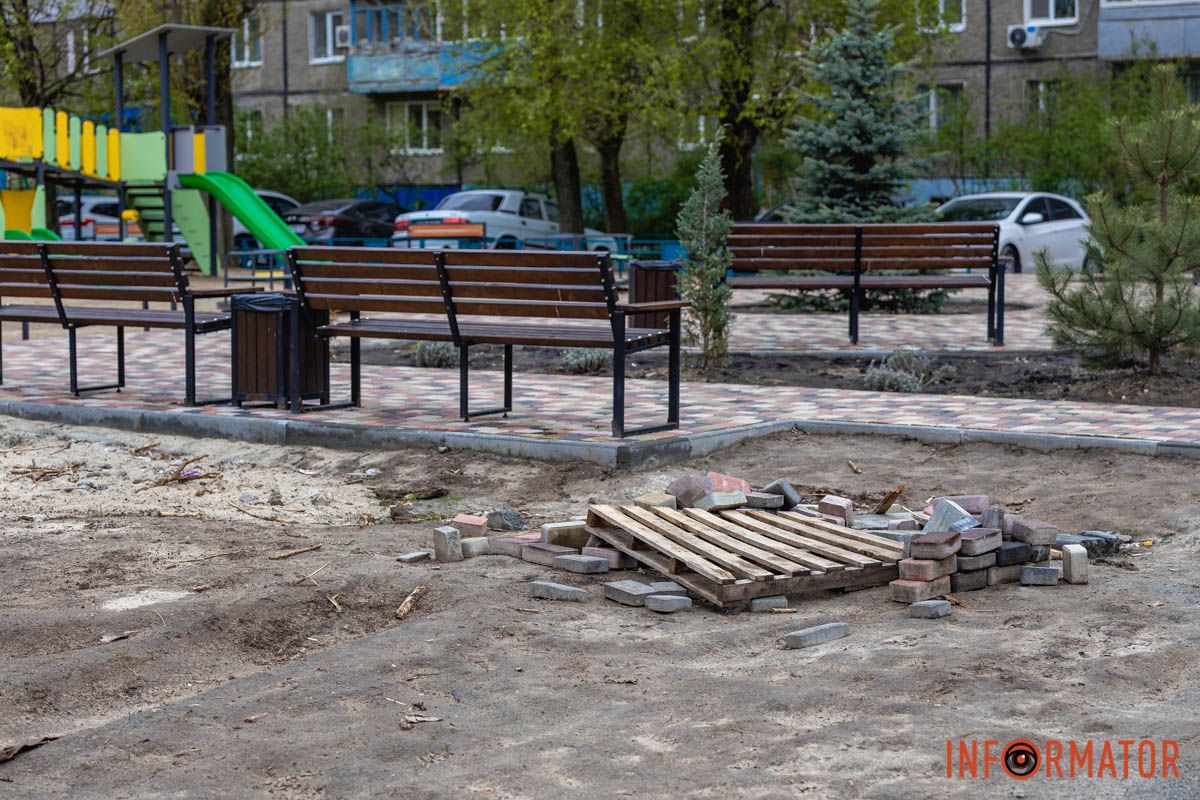Как выглядит детская площадка на Калиновой в Днепре почти за 3 миллиона бюджетных гривен 9