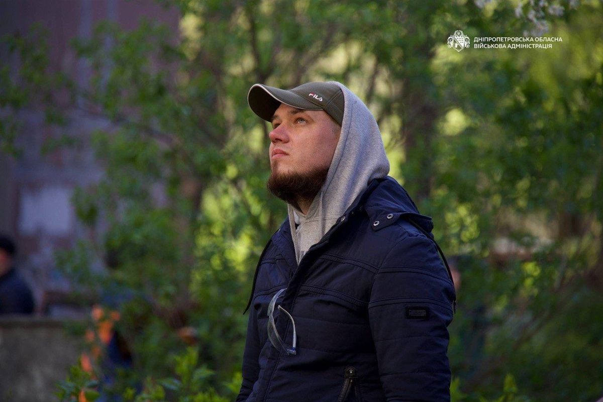 Підступно вночі росіяни поцілили БпЛА по 13-поверхівці у Дніпрі: фото з місць атак 13