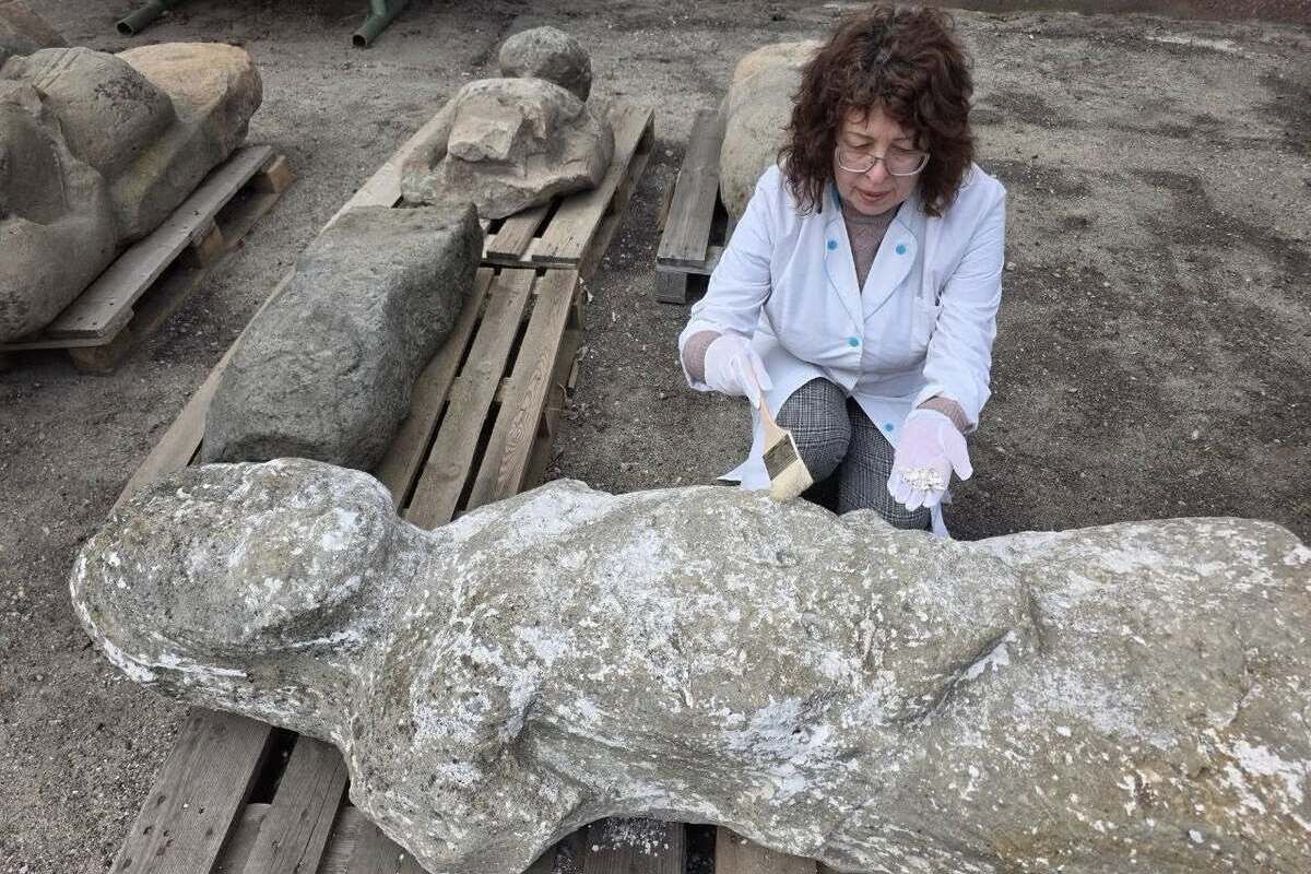 16 квітня у Дніпропетровському національному музеї імені Яворницького оцінили стан половецьких скульптур