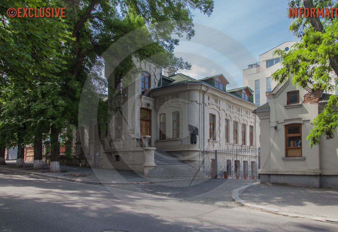 У Дніпрі демонтували барельєф з Леонідом Брежнєвим 4