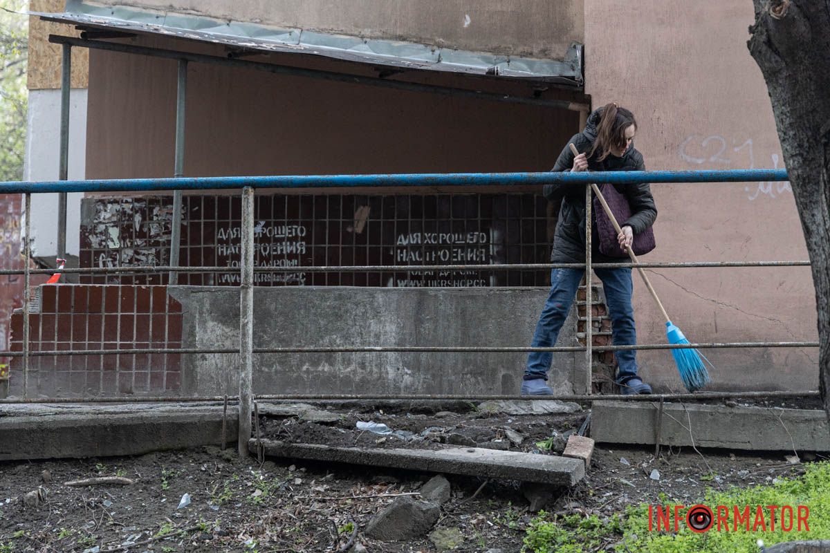 У ніч на 23 квітня ворожий безпілотник влучив у багатоповерхівку у Дніпрі