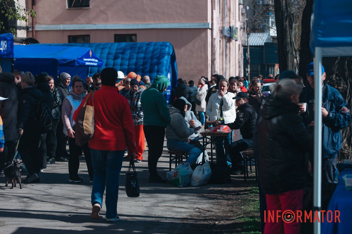 Комбінована атака на Дніпро 25 квітня: фото з місць атак 140