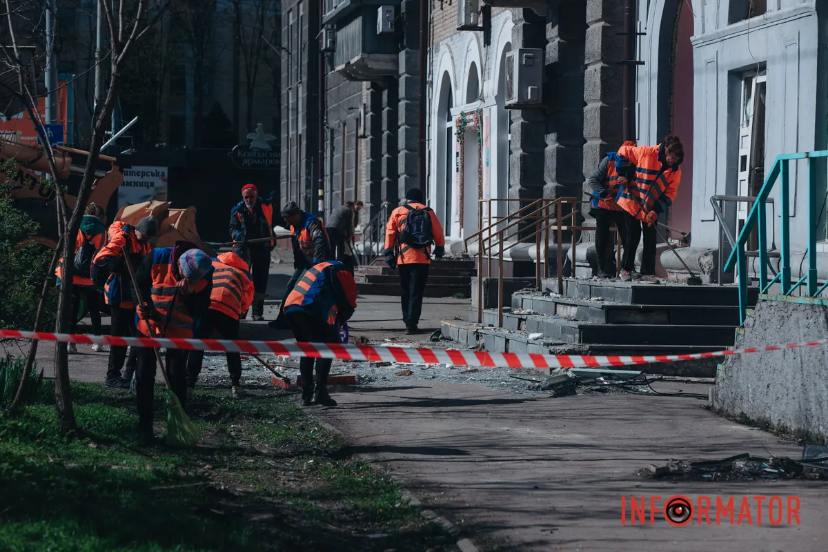 Комбінована атака на Дніпро 25 квітня: фото з місць атак 131