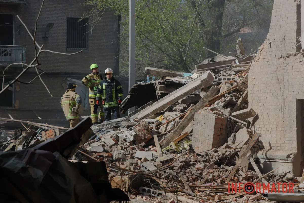 Комбінована атака на Дніпро 25 квітня: фото з місць атак 95